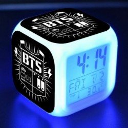 BTS logós - Színváltós LED ébresztőóra naptárral és hőmérővel - KPOP - BTS - Bangtan Boys - 1. verzió
